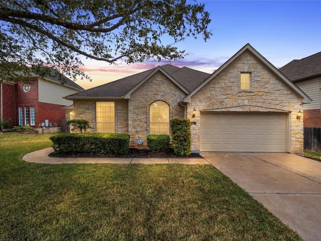 15016 Thatcher Dr