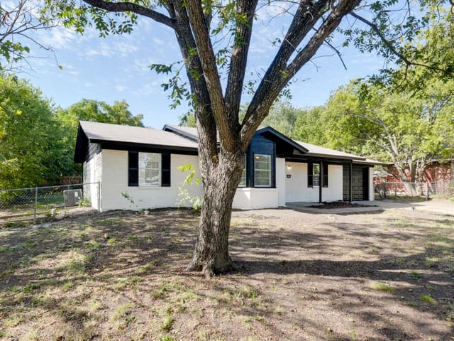 1502 Kimberly LN