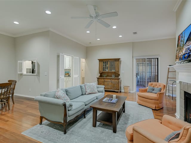 1502 W 5th ST Unit #H2