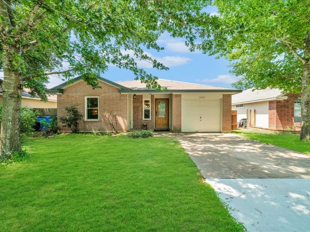 15025 ARIZONA OAK Ln