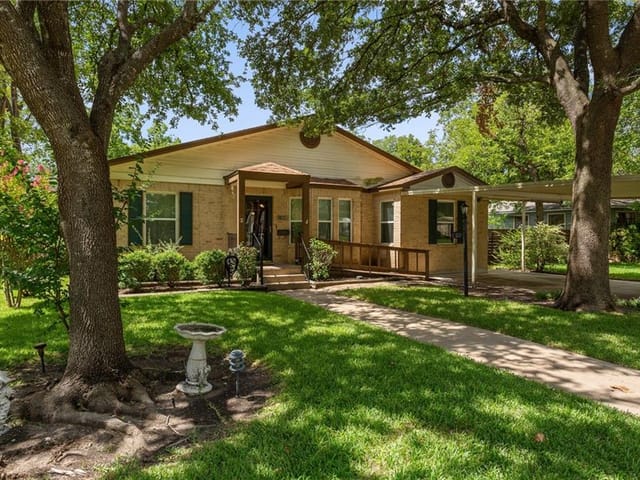 1503 Aggie Ln