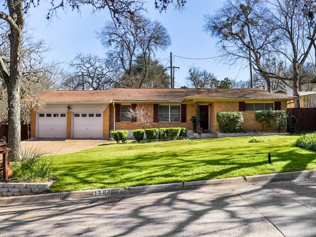 1503 Bellaire Dr