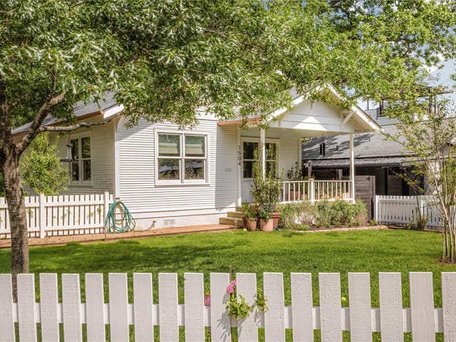 1504 Bluebonnet Ln