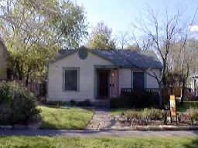 1504 BOULDIN AVE
