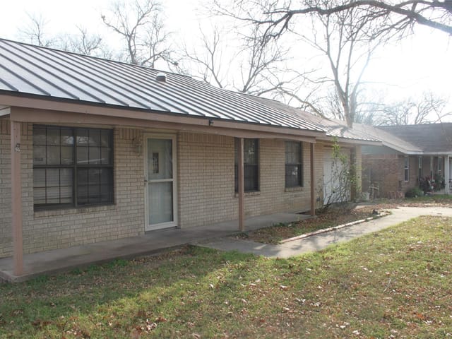 1504 Lakeview Dr