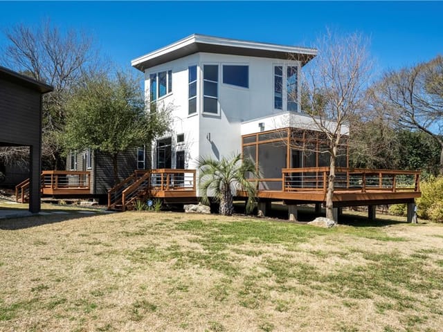 1504 Lipan TRL