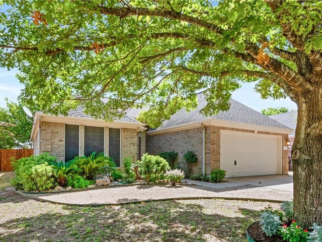 1504 Parkwood DR