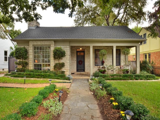 1504 W 29th