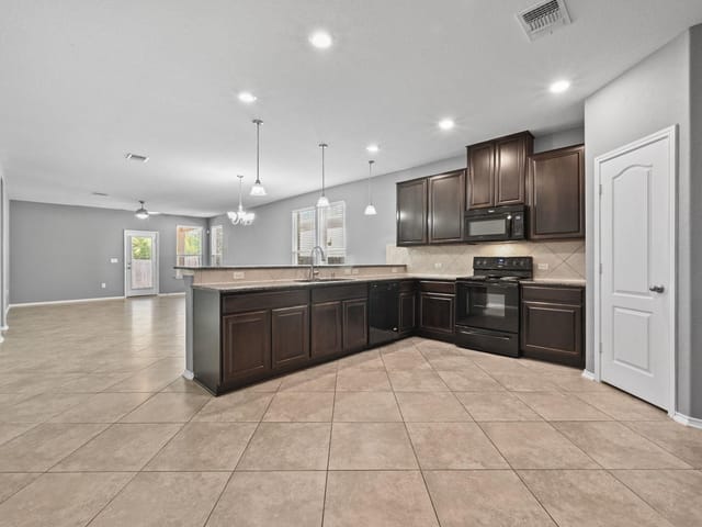 1505 Arial DR