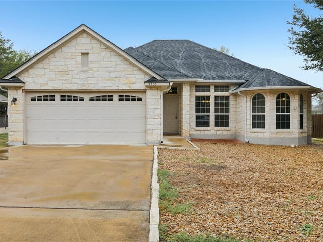 1505  Century Oaks Dr