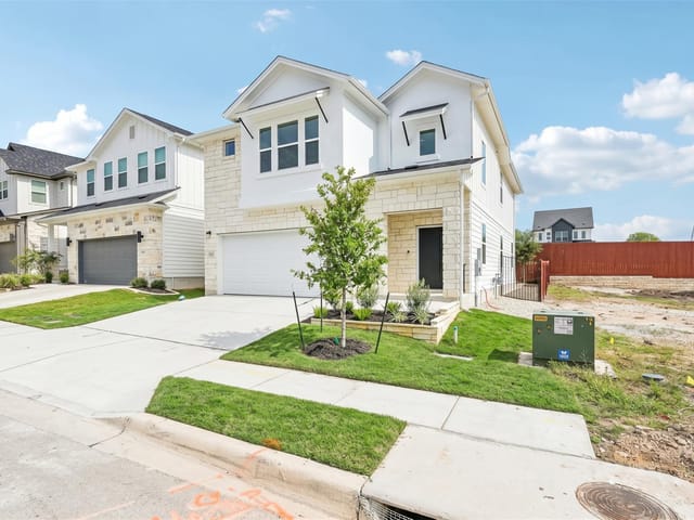 1505 Corsac WAY