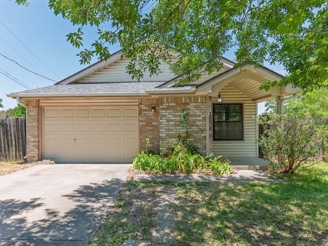 1506 Ashwood CT