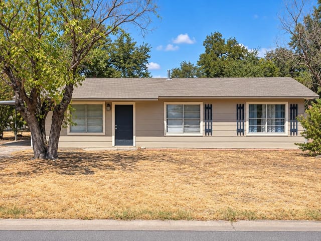 1506 Circle DR