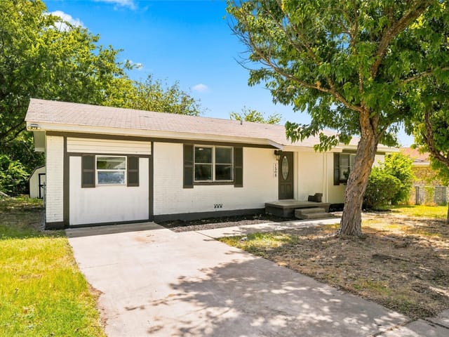 1508 Bowie CT