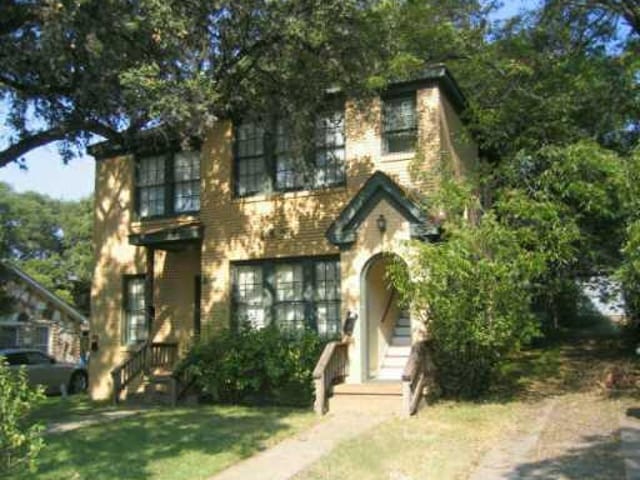 1508 Travis HTS