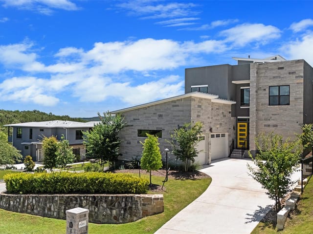 15085 Dorothy DR
