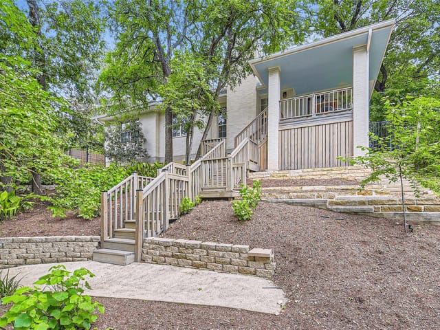 1509 Alameda DR