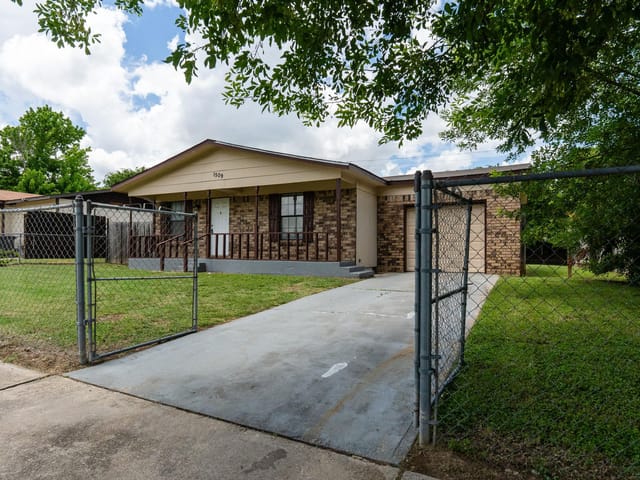 1509 Anna Lee DR