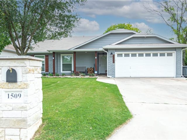 1509 Charolais Dr