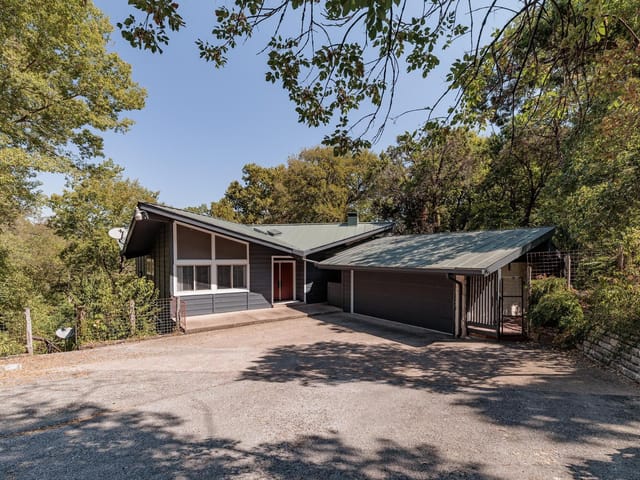 1509 Westlake Dr
