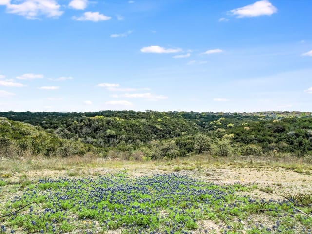 View 15098 Strader CIR in Travis Oaks of Lakeway Preservev 15098 Strader CIR - property photo 1 - Luxury lot in Travis Oaks of Lakeway Preservev, Lakeway, TX