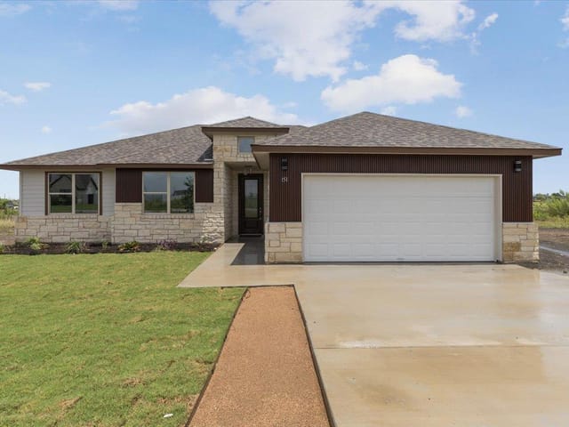 151 Bianca CIR