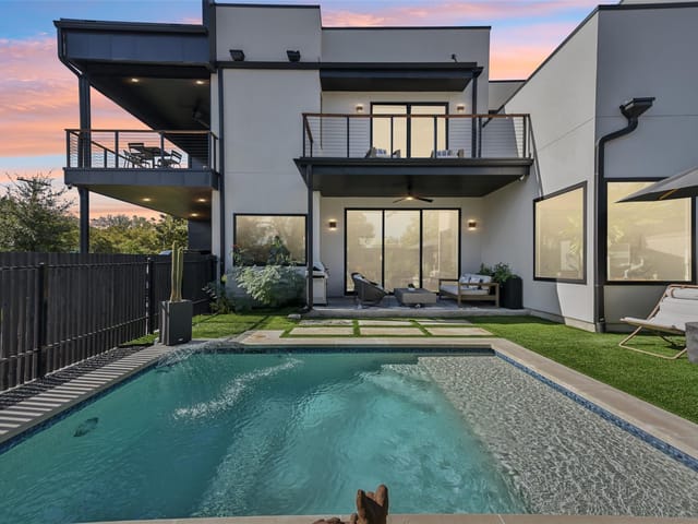 1510 Bellaire Dr