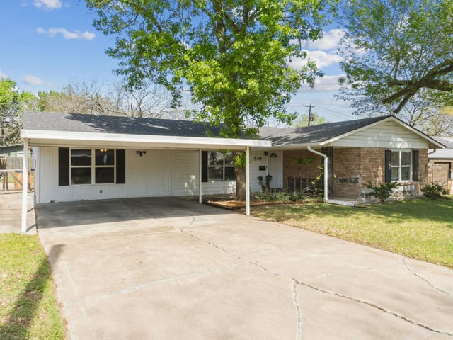 1510 Northridge DR
