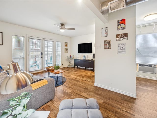 1510 W 6th ST Unit #109