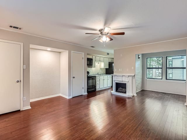1510 W North Loop Blvd Unit #1024