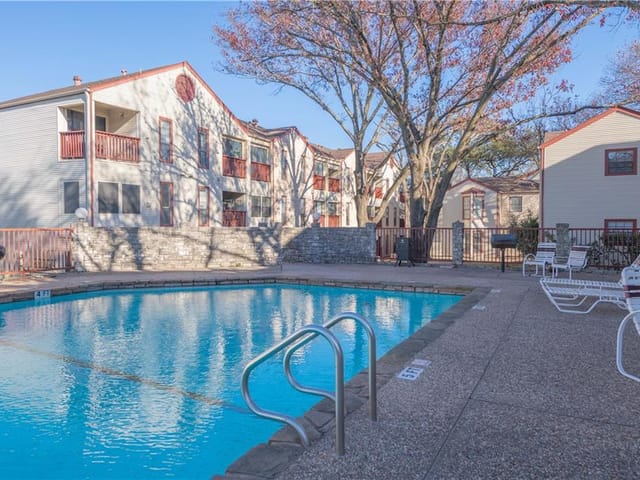 1510 W North Loop Blvd Unit #324