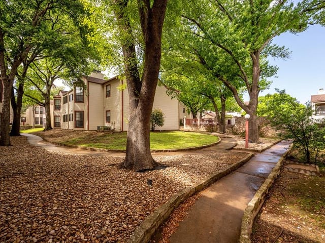 1510 W North Loop Blvd Unit #923