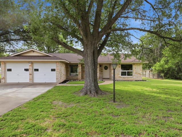 15109 Spring Hill LN