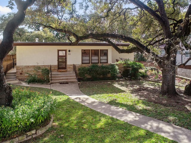 1511 Chelsea LN