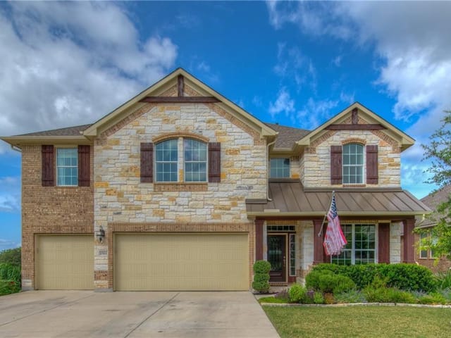 1511 Rimstone Dr
