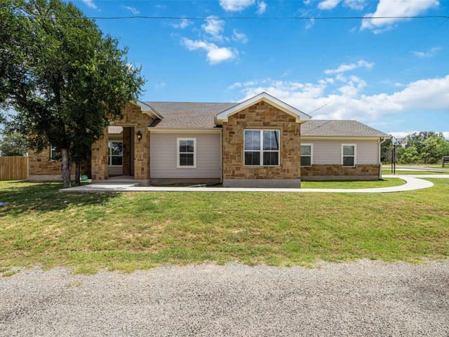 1512 Stonecrest DR