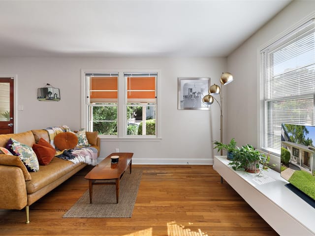 1512 W Saint Johns Ave