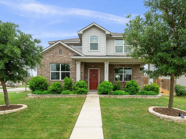 15125 Custis LN