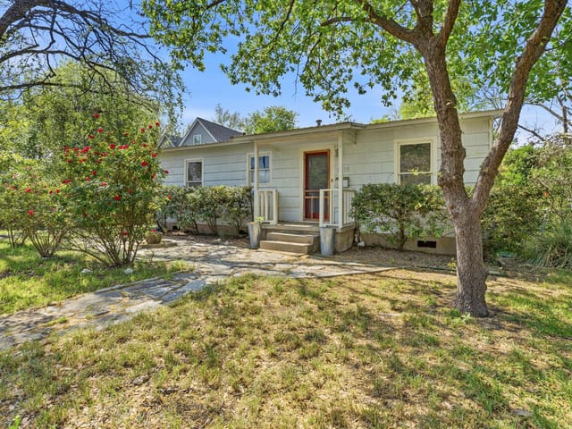 1513 W St Johns Ave