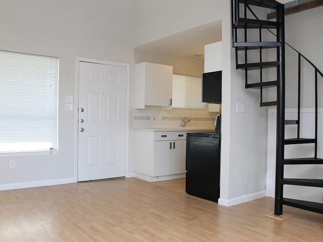 1514 Parker Ln Unit #207