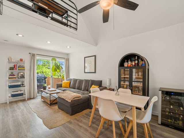 1514 Parker Ln Unit #208