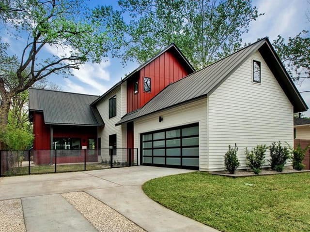 1514 W Saint Johns Ave