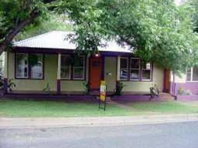 1516 ALAMEDA DR