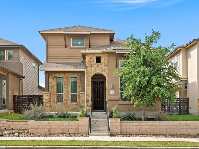 1516 Frontier Valley Dr