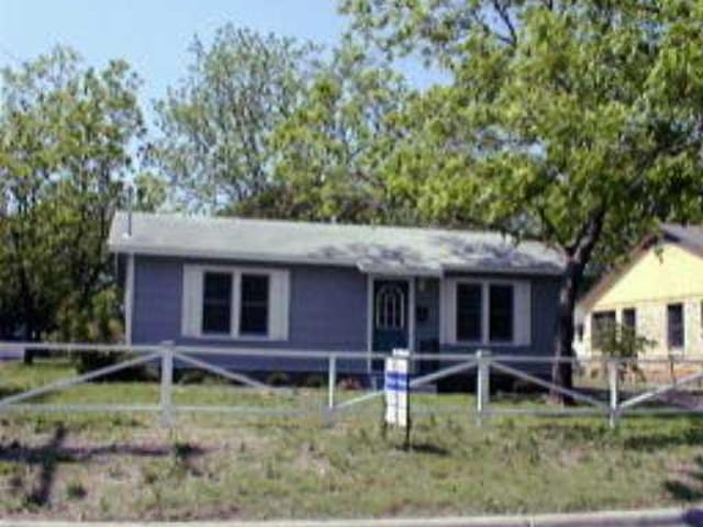 1516 KINNEY Ave