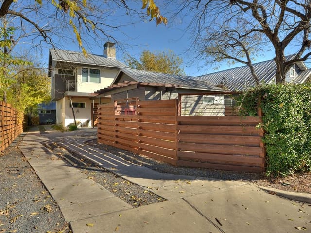 1516 Treadwell St Unit #A