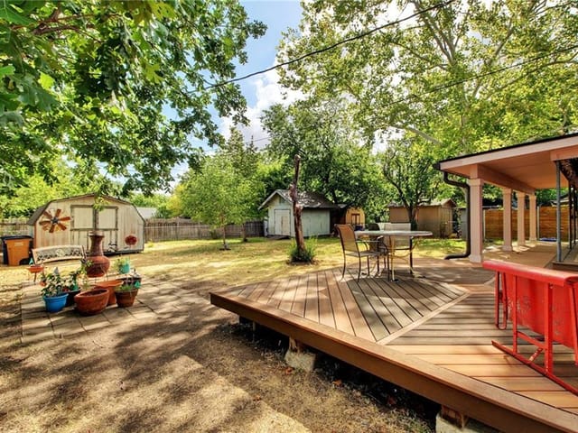 1516 Villanova Dr