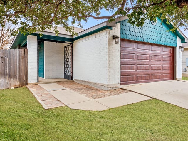 1517 Anise DR