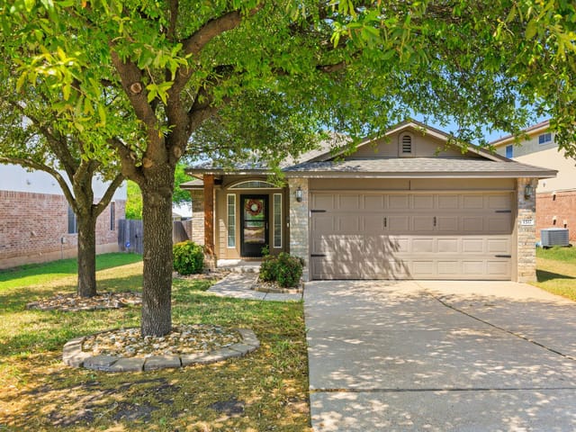 1517 Dillon Lake Bnd