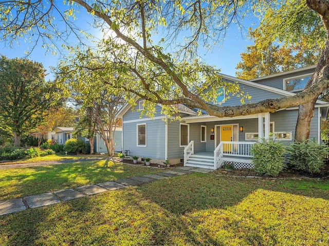 1517 W Saint Johns Ave